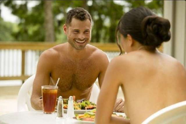 La Grande-Bretagne vous invite à un dîner à poil